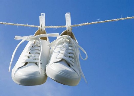 ve sinh giay trang 0 - Cách vệ sinh giày thể thao trắng luôn sạch sẽ (Phần 1)