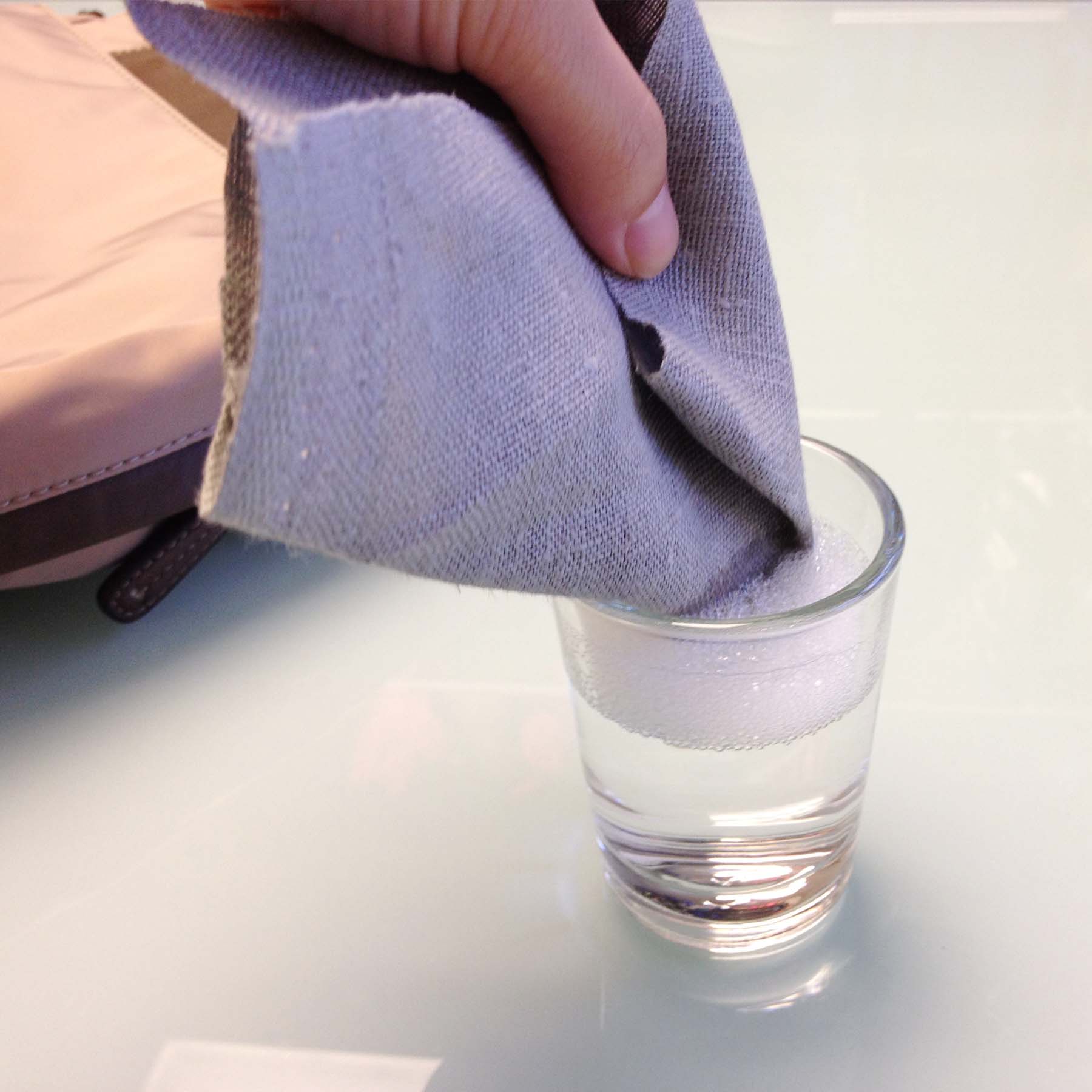 VSTuiDA 2 - Cách làm sạch túi da đơn giản tại nhà