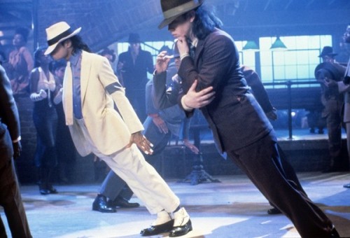 dieu nhay 1 - Bí mật đằng sau điệu nhảy ma thuật của Michael Jackson