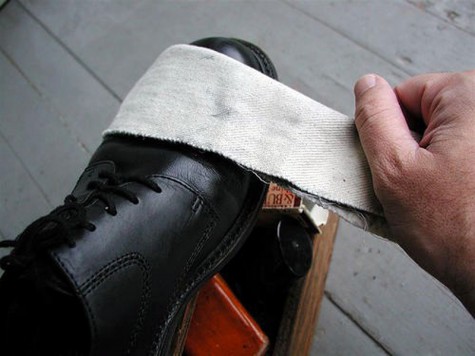 cách bảo quản giày da nam trong mùa mưa vattudagiay 2 - Cách bảo quản giày da nam trong mùa mưa