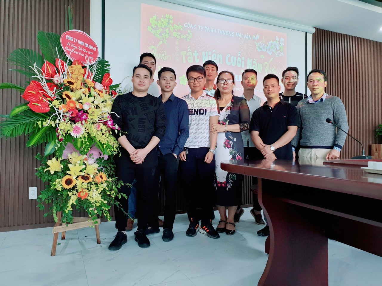 4bb44917c1aa38f461bb - Vật tư da giày Vân Hà tổ chức họp tổng kết cuối năm 2019